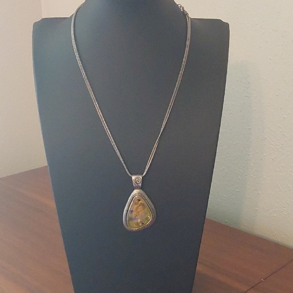 Elegant Silver and Amber Pendant Necklace